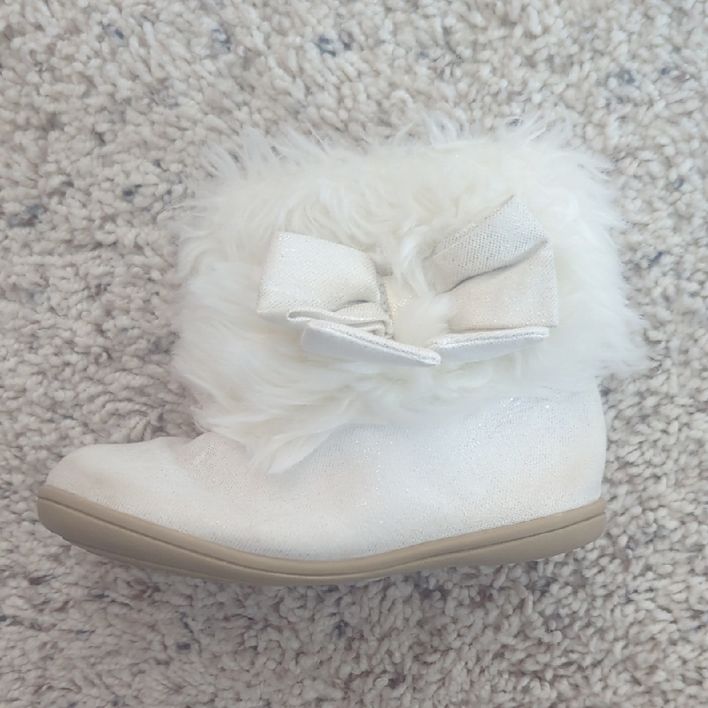 Gymboree White Furry Kids Boots with Bow